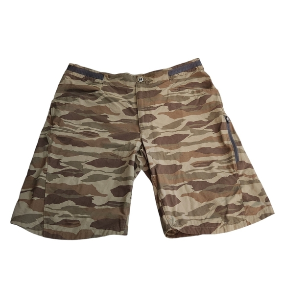 Patagonia Camouflage Shorts Mens, sz 40 - Picture 1 of 11